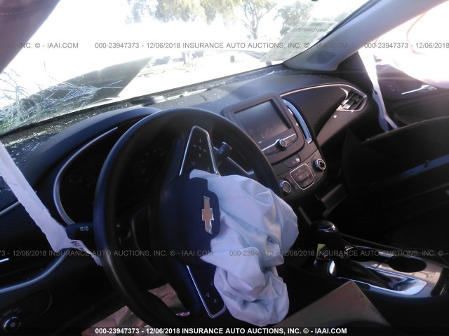 1G1ZB5ST3JF215921 - 2018 CHEVROLET MALIBU LS Silber Foto 5