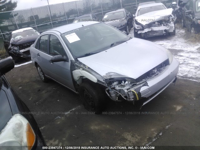 1FAFP34N36W214523 - 2006 FORD FOCUS ZX4 SILVER photo 1