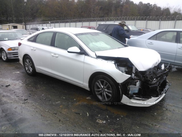 5NPE24AF2FH215921 - 2015 HYUNDAI SONATA SE WHITE photo 1