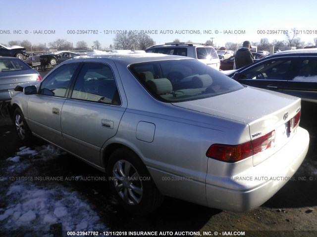 4T1BG22K11U860204 - 2001 TOYOTA CAMRY CE/LE/XLE SILVER photo 3