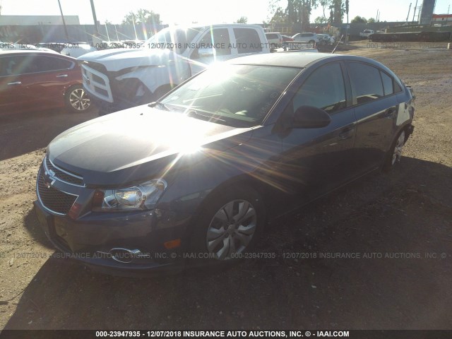 1G1PA5SGXE7440740 - 2014 CHEVROLET CRUZE LS GRAY photo 2