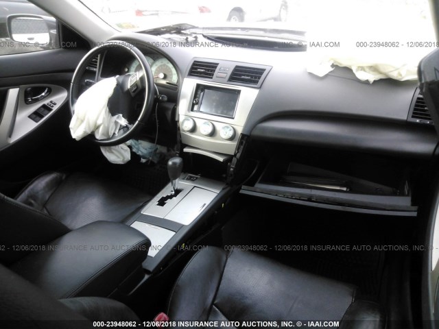 4T1BE46K29U824657 - 2009 TOYOTA CAMRY SE/LE/XLE 灰色 照片 5