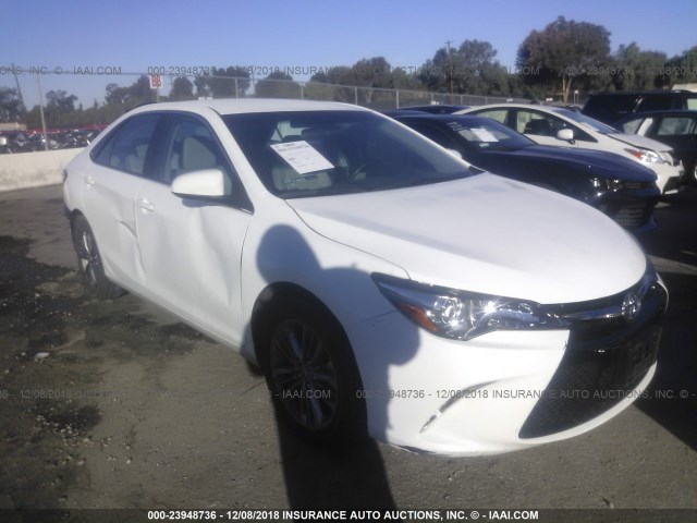 4T1BF1FK7GU238755 - 2016 TOYOTA CAMRY LE/XLE/SE/XSE WHITE photo 1