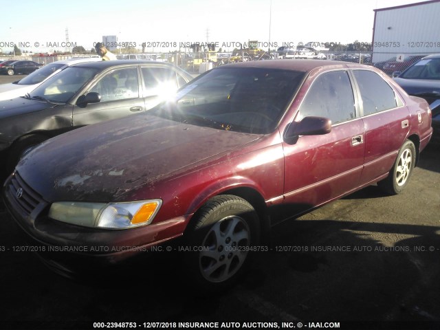 4T1BF22KXVU027980 - 1997 TOYOTA CAMRY CE/LE/XLE RED photo 2