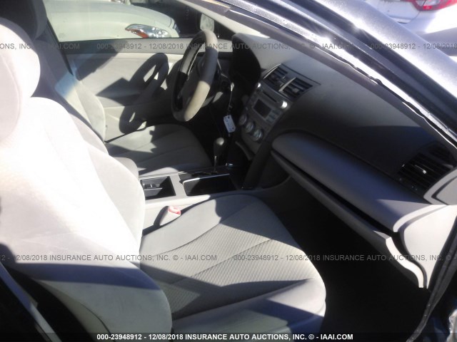 4T1BE46K99U835607 - 2009 TOYOTA CAMRY SE/LE/XLE 灰色 照片 5