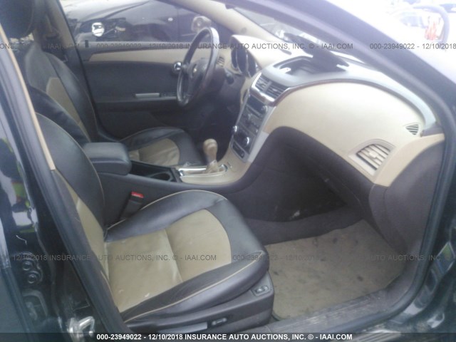 1G1ZE5EU1BF380136 - 2011 CHEVROLET MALIBU LTZ შავი ფოტო 5