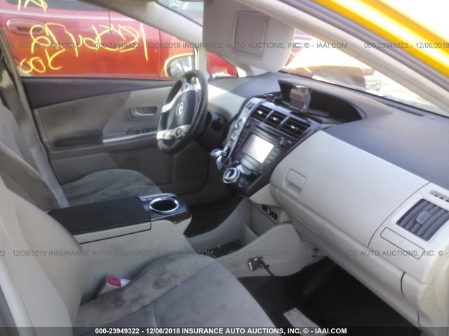 JTDZN3EU1D3239793 - 2013 TOYOTA PRIUS V YELLOW photo 5