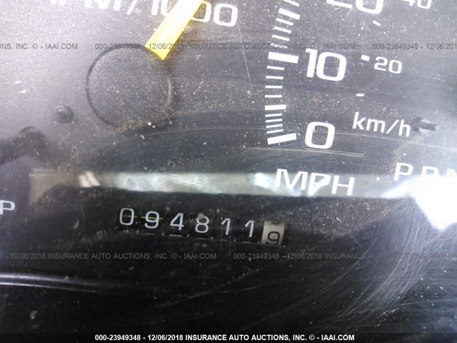 1GKGK26J2XJ798921 - 1999 GMC SUBURBAN K2500 白色 照片 7