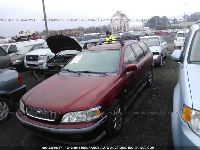 YV1VW2554YF515431 - 2000 VOLVO V40 RED photo 2