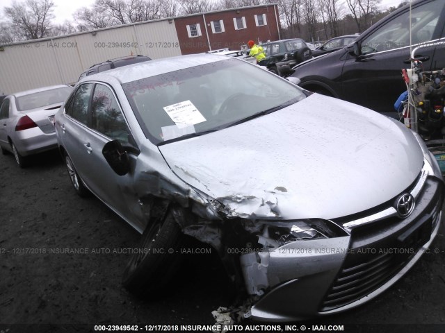 4T4BF1FK9FR503678 - 2015 TOYOTA CAMRY LE/XLE/SE/XSE 银色 照片 1