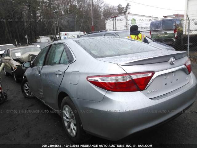 4T4BF1FK9FR503678 - 2015 TOYOTA CAMRY LE/XLE/SE/XSE 银色 照片 3