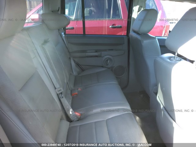 1J8HG48KX7C598076 - 2007 JEEP COMMANDER Gümüş foto 8
