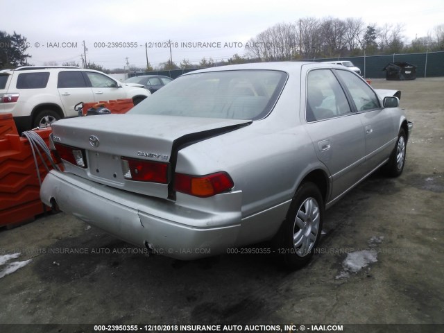 4T1BG22K81U105082 - 2001 TOYOTA CAMRY CE/LE/XLE SILVER photo 4