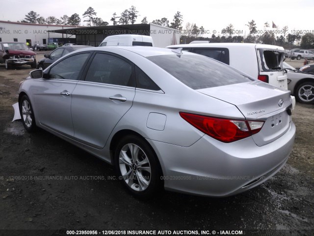 5NPEC4ACXDH550473 - 2013 HYUNDAI SONATA SE/LIMITED SILVER photo 3