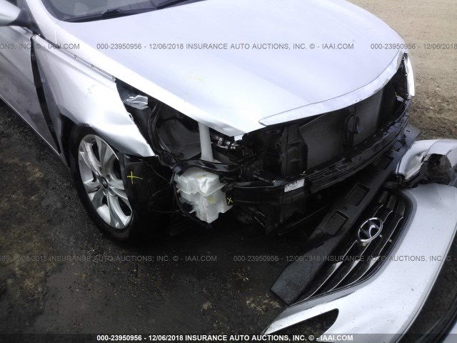 5NPEC4ACXDH550473 - 2013 HYUNDAI SONATA SE/LIMITED SILVER photo 6