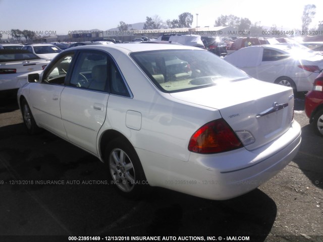 4T1BF28B12U250394 - 2002 TOYOTA AVALON XL/XLS WHITE photo 3