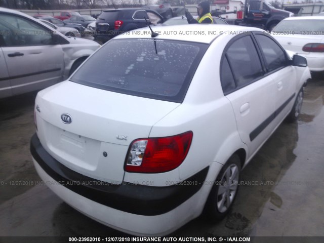 KNADE123666150973 - 2006 KIA RIO WHITE photo 4