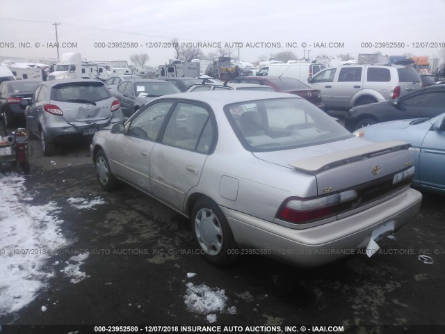 2T1BB02E8TC170502 - 1996 TOYOTA COROLLA DX GOLD photo 3