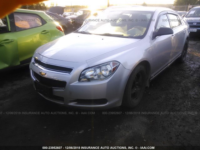 1G1ZB5EB2A4119180 - 2010 CHEVROLET MALIBU LS SILVER photo 2