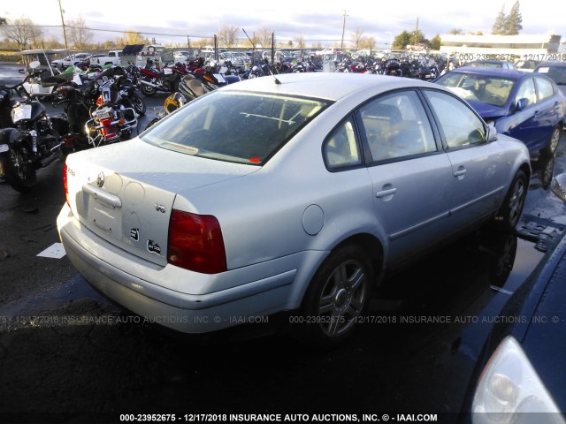 WVWPD23B7YP217012 - 2000 VOLKSWAGEN PASSAT GLX 银色 照片 4