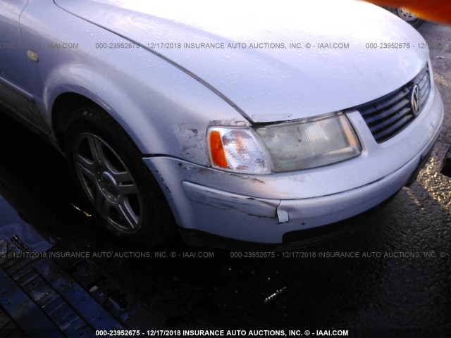 WVWPD23B7YP217012 - 2000 VOLKSWAGEN PASSAT GLX 银色 照片 6