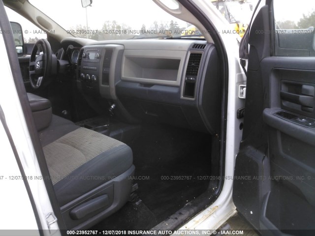 3D73Y3CL2BG635304 - 2011 DODGE RAM 3500 WHITE photo 5