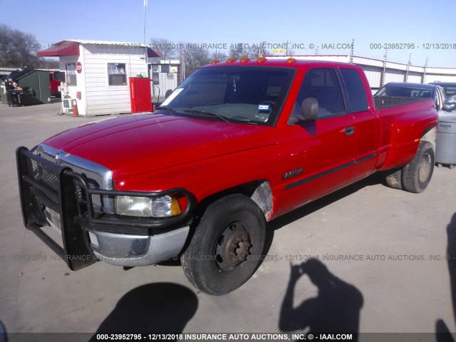 1B7MC3362YJ137019 - 2000 DODGE RAM 3500 RED photo 2