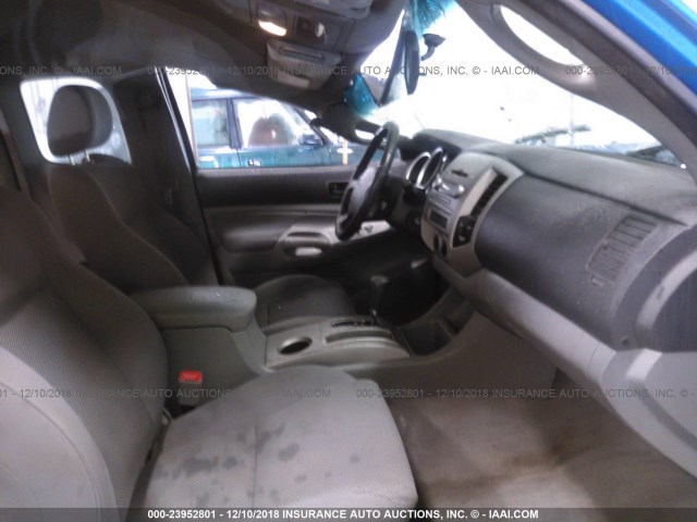 5TEUU42N65Z056425 - 2005 TOYOTA TACOMA ACCESS CAB ლურჯი ფოტო 5