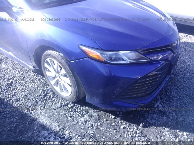 4T1B11HK7JU572545 - 2018 TOYOTA CAMRY L/LE/XLE/SE/XSE BLUE photo 6