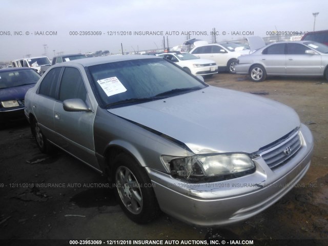 4T1BF22K4YU110731 - 2000 TOYOTA CAMRY LE/XLE SILVER photo 1