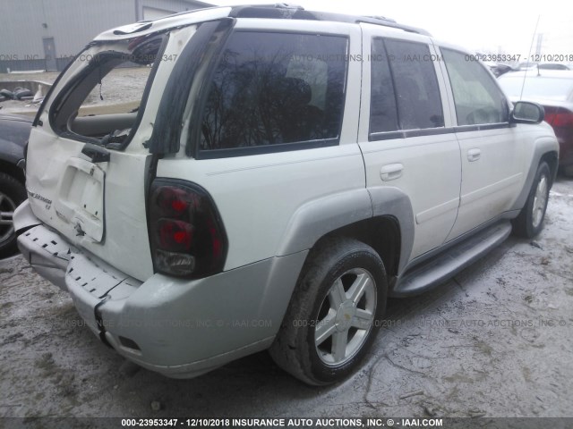 1GNDT13S272164660 - 2007 CHEVROLET TRAILBLAZER LS/LT WHITE photo 4