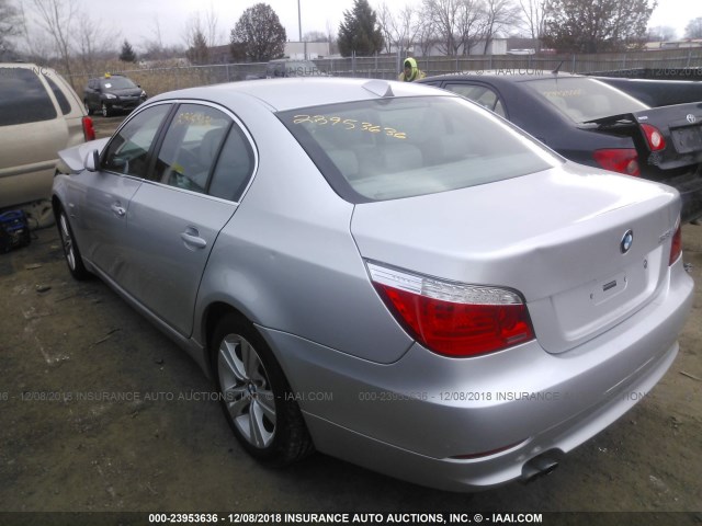 WBANV13549C153509 - 2009 BMW 528 XI SILVER photo 3