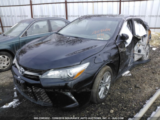 4T1BF1FK3FU035358 - 2015 TOYOTA CAMRY LE/XLE/SE/XSE BLACK photo 2