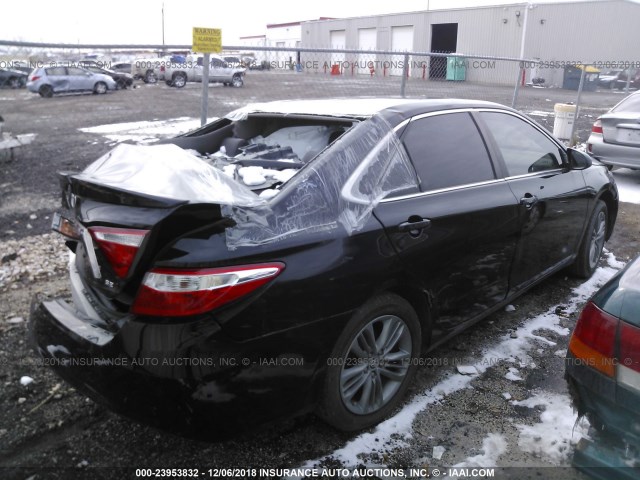 4T1BF1FK3FU035358 - 2015 TOYOTA CAMRY LE/XLE/SE/XSE BLACK photo 4