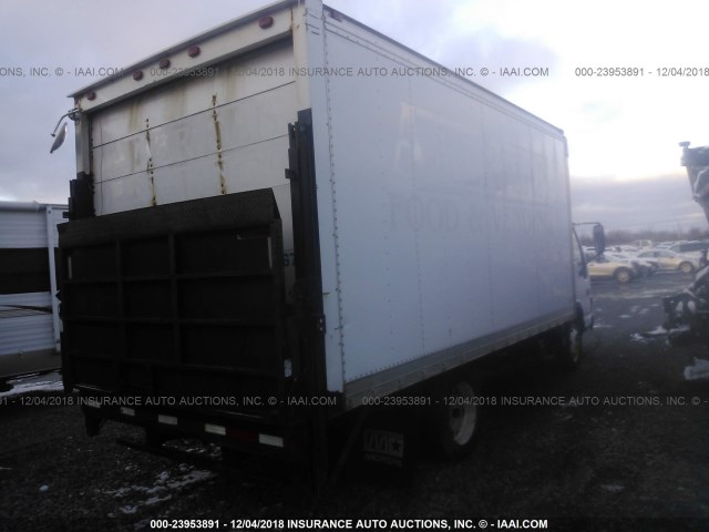 4KDC4B1U94J800676 - 2004 GMC W4500 W45042 WHITE photo 4