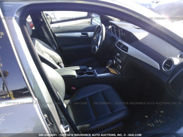 WDDGF4HB5CA650702 - 2012 MERCEDES-BENZ C 250 GRAY photo 5