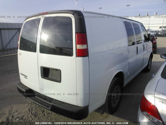 1GCSGAFX8B1144861 - 2011 CHEVROLET EXPRESS G1500  WHITE photo 4