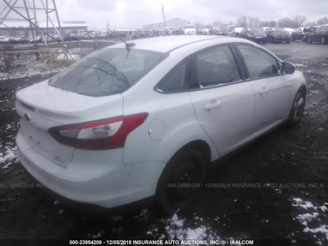 1FADP3F2XDL119059 - 2013 FORD FOCUS SE WHITE photo 4