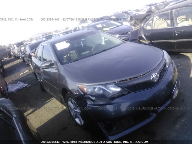 4T1BF1FK6EU317248 - 2014 TOYOTA CAMRY L/SE/LE/XLE 灰色 照片 1