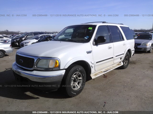 1FMRU15L7YLA65700 - 2000 FORD EXPEDITION XLT WHITE photo 2