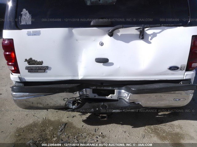 1FMRU15L7YLA65700 - 2000 FORD EXPEDITION XLT WHITE photo 6