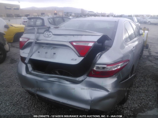 4T1BF1FK9FU039432 - 2015 TOYOTA CAMRY LE/XLE/SE/XSE GRAY photo 4