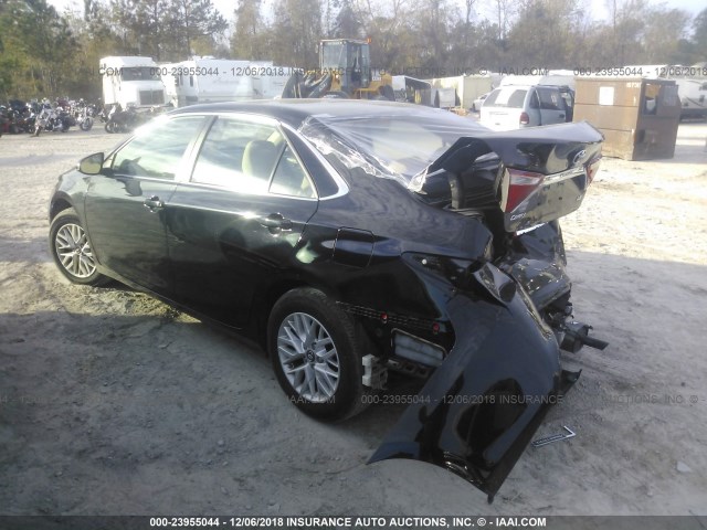 4T1BF1FK7HU424684 - 2017 TOYOTA CAMRY LE/XLE/SE/XSE BLACK photo 3