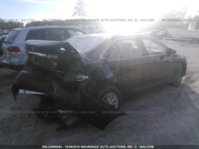 4T1BF1FK7HU424684 - 2017 TOYOTA CAMRY LE/XLE/SE/XSE BLACK photo 4