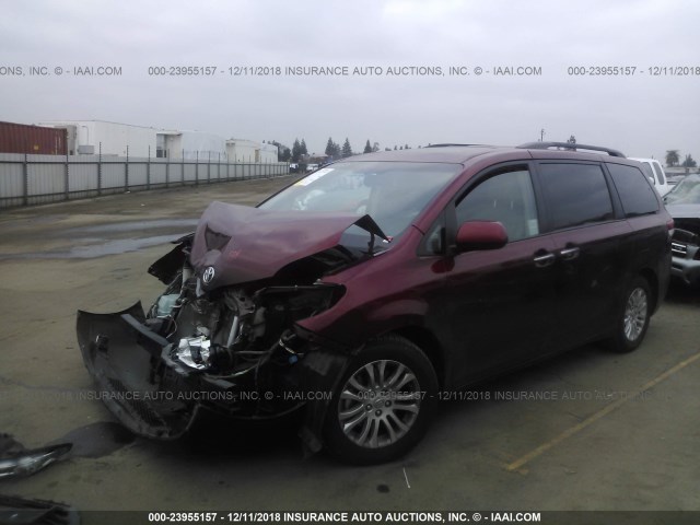 5TDYK3DC7BS112698 - 2011 TOYOTA SIENNA XLE/LIMITED RED photo 2