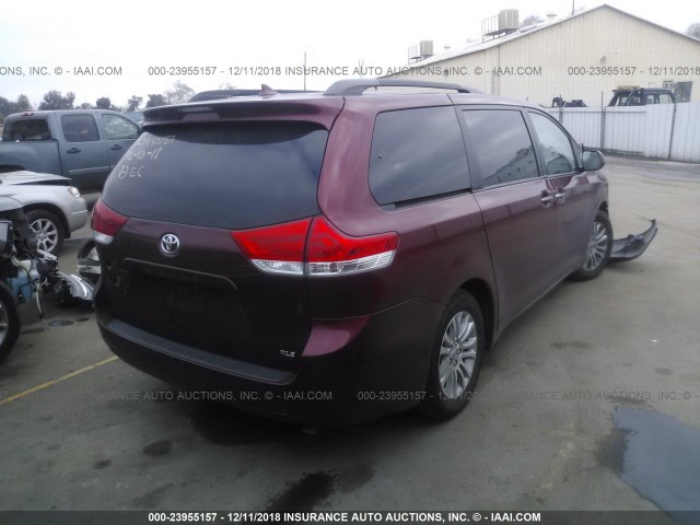 5TDYK3DC7BS112698 - 2011 TOYOTA SIENNA XLE/LIMITED RED photo 4