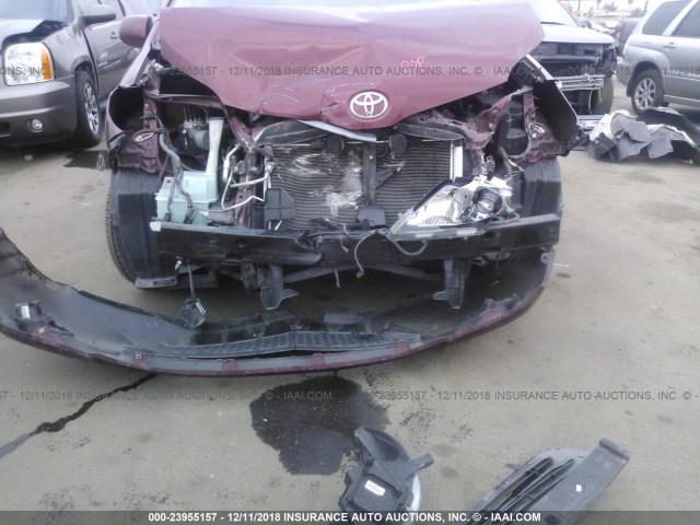 5TDYK3DC7BS112698 - 2011 TOYOTA SIENNA XLE/LIMITED RED photo 6