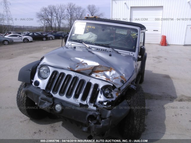 1C4BJWDG4FL732803 - 2015 JEEP WRANGLER UNLIMITE SPORT SILVER photo 6