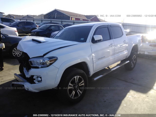 5TFCZ5AN8GX037342 - 2016 TOYOTA TACOMA DBL CAB/SR/SR5/TRD SPT/OR WHITE photo 2