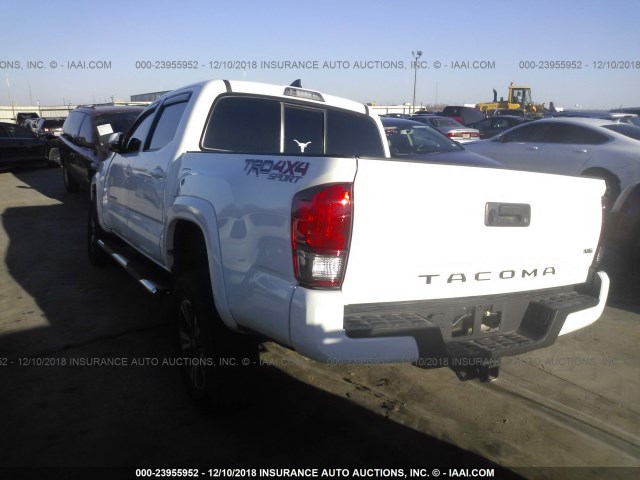 5TFCZ5AN8GX037342 - 2016 TOYOTA TACOMA DBL CAB/SR/SR5/TRD SPT/OR WHITE photo 3